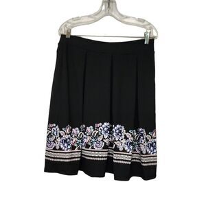 East 1946 A-line Pleated Floral Accent Skirt Size Medium
